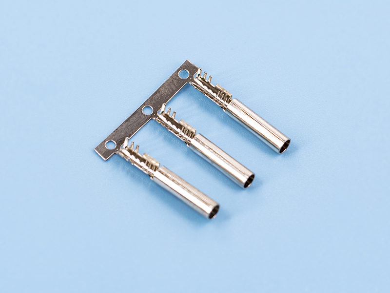 2.0雙腳鯊魚齒母端，黃銅，鍍鎳，橫帶（OM17-02）